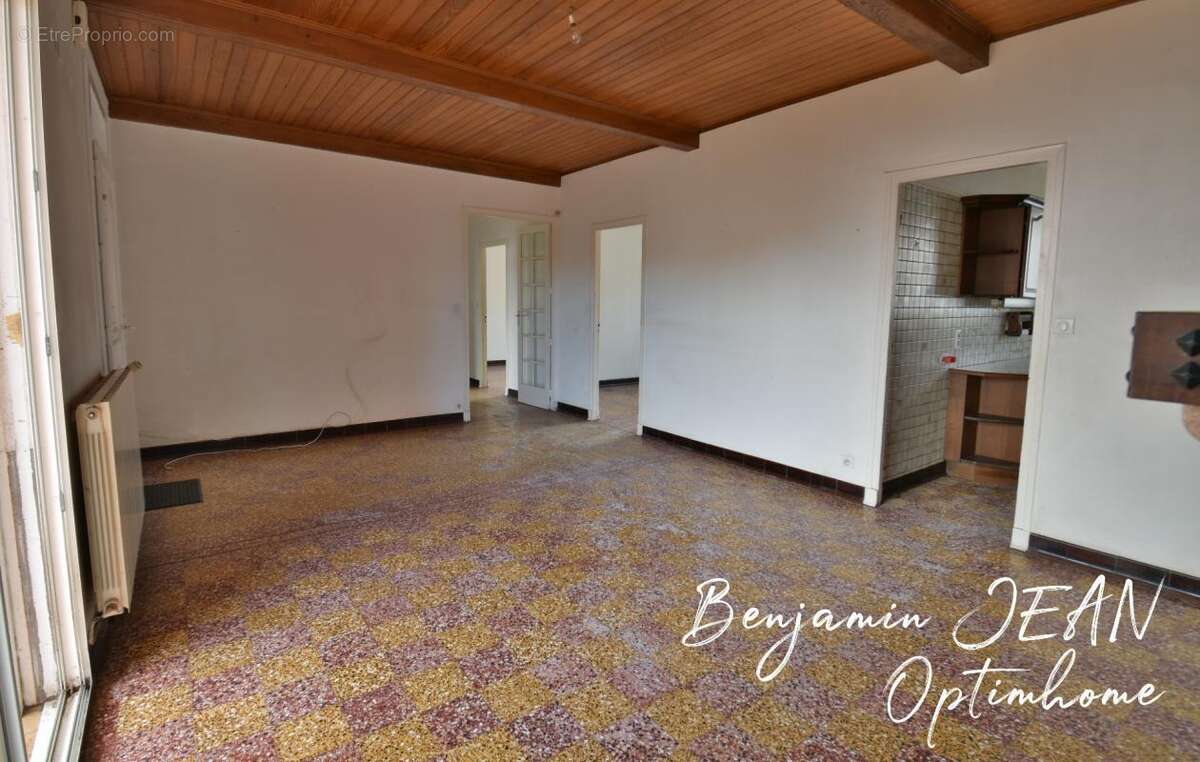 SÉRIGNAN – Ensemble immobilier rare en cœur de ville - photo 12