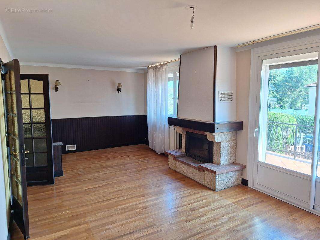 Maison à MONTFAUCON