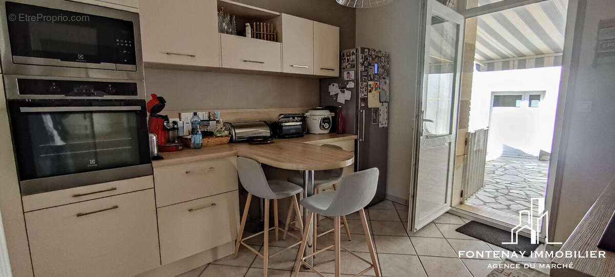 Maison à LE POIRE-SUR-VELLUIRE