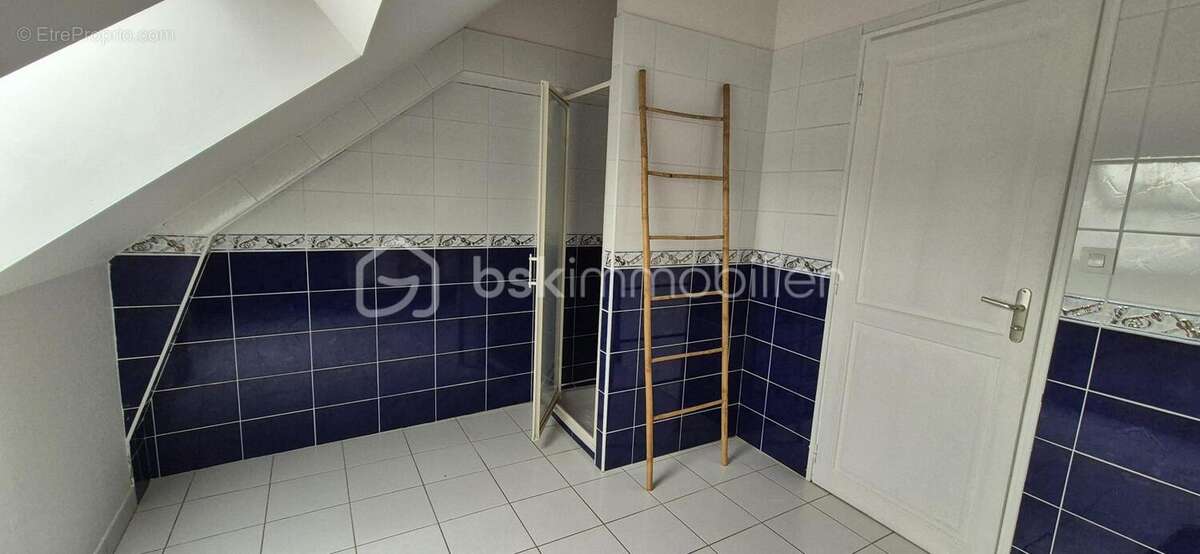 Maison familiale en pierre 161m2 avec 5 chambres, jardin arboré et vie tout à pied à Javené - photo 10