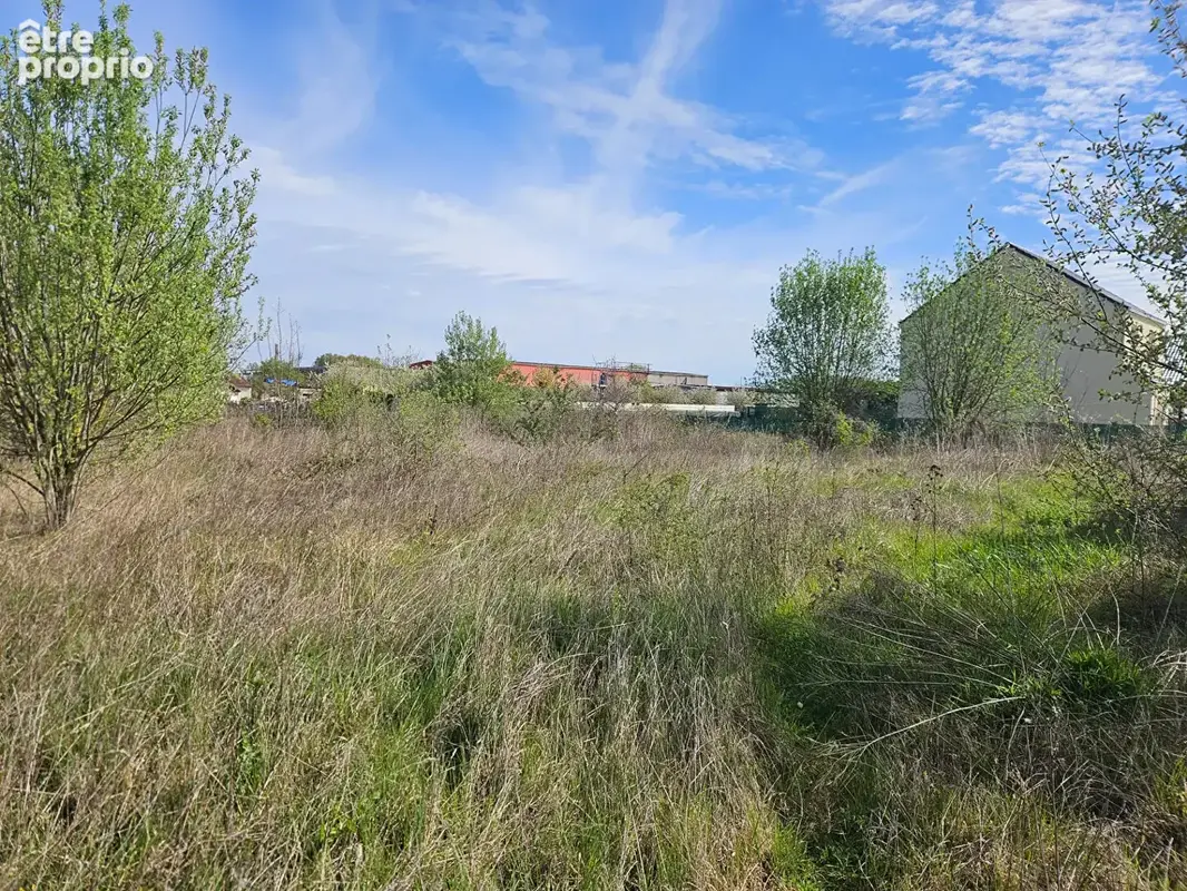 Terrain à ROMILLY-SUR-SEINE