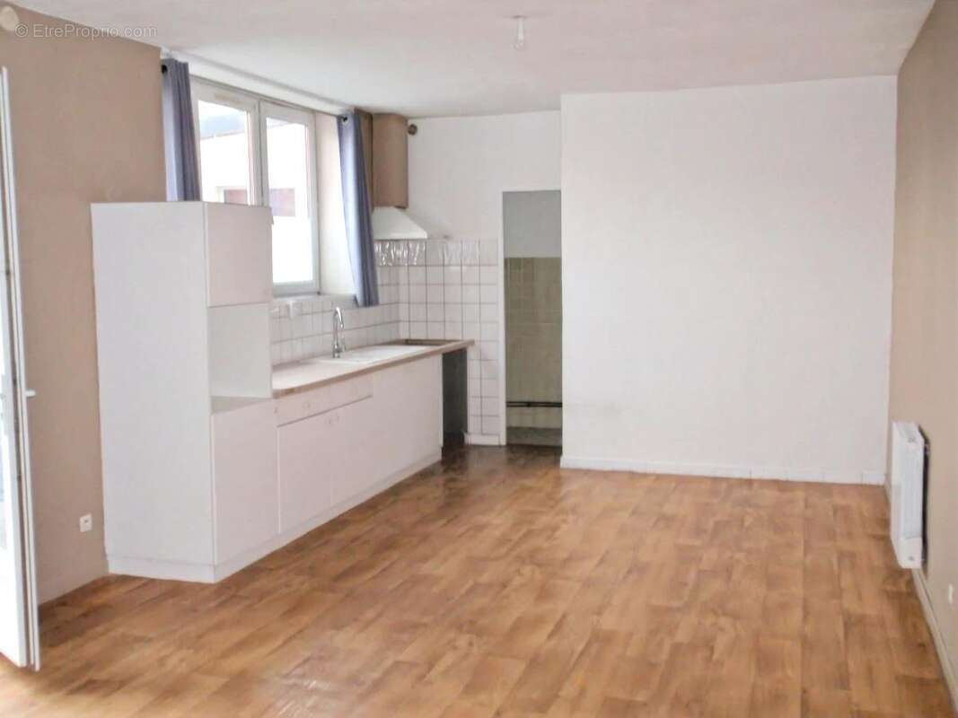 257 m² à Carvin  - photo 2