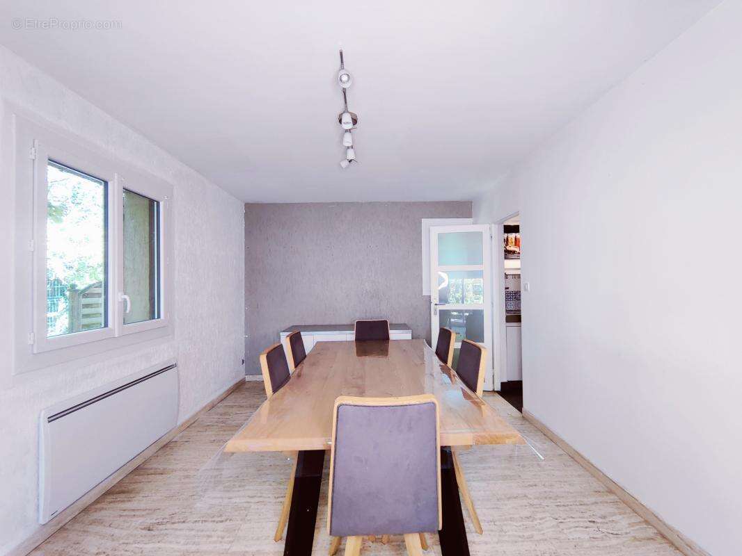 Maison à SAINT-GENIX-SUR-GUIERS