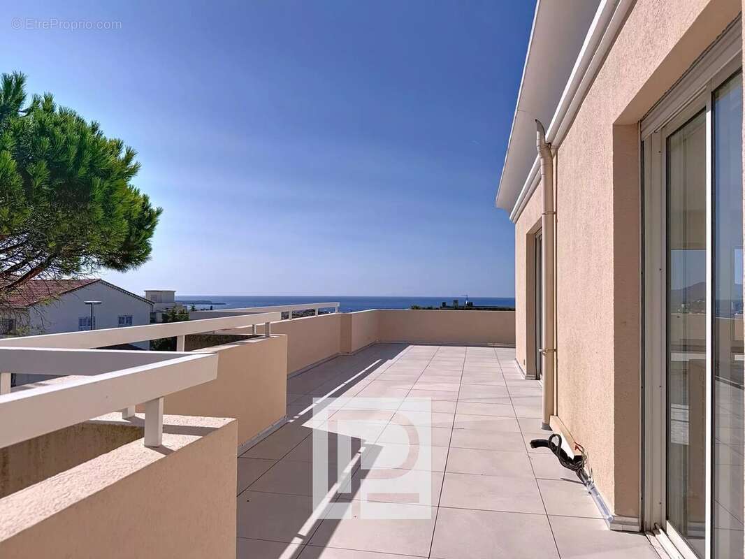 Appartement à LE CANNET