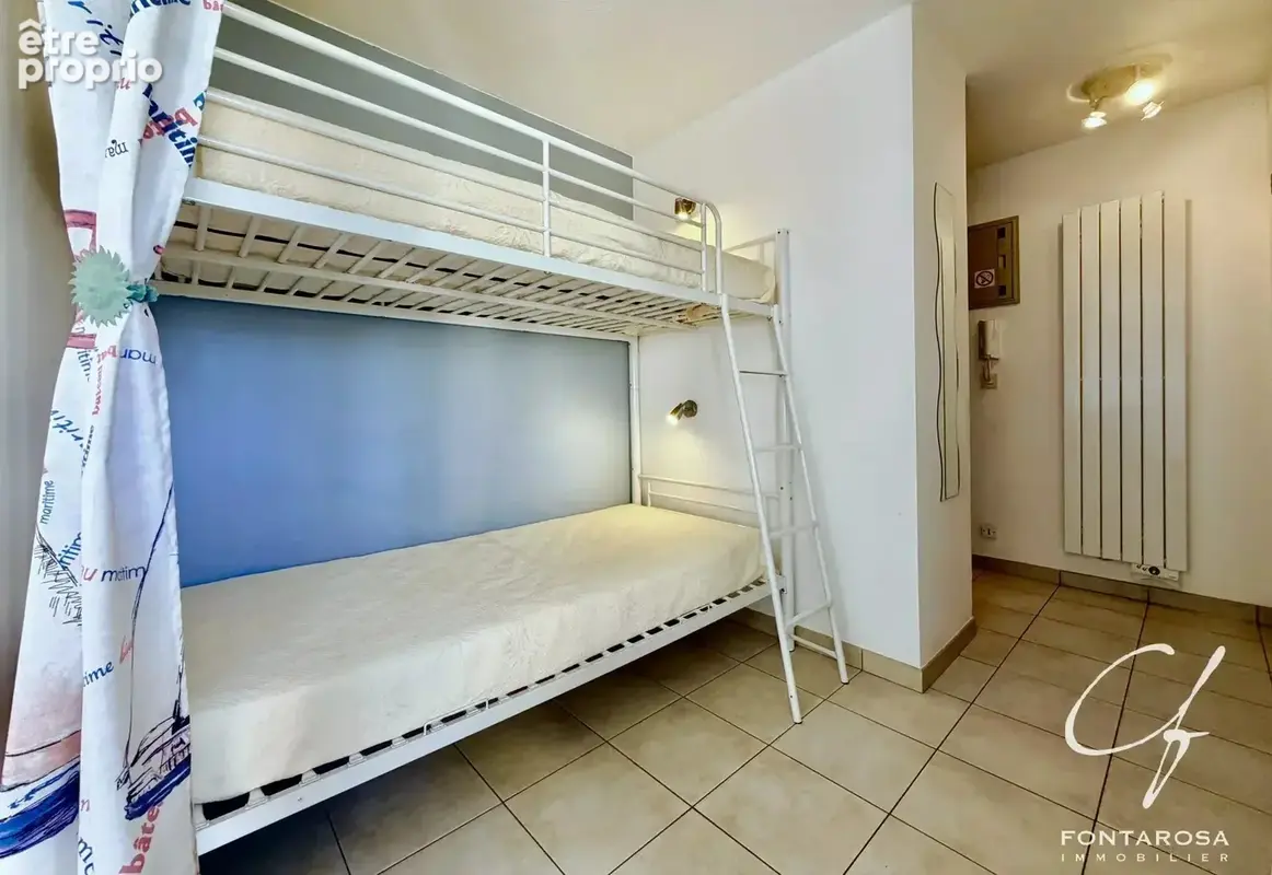 Fréjus-plage – 50 m de la mer – studio avec coin nuit et terrasse - photo 6