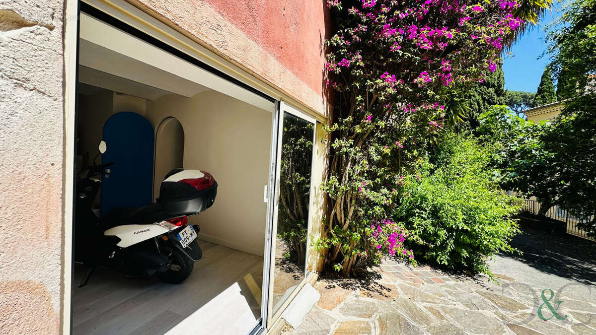 Maison à BORMES-LES-MIMOSAS