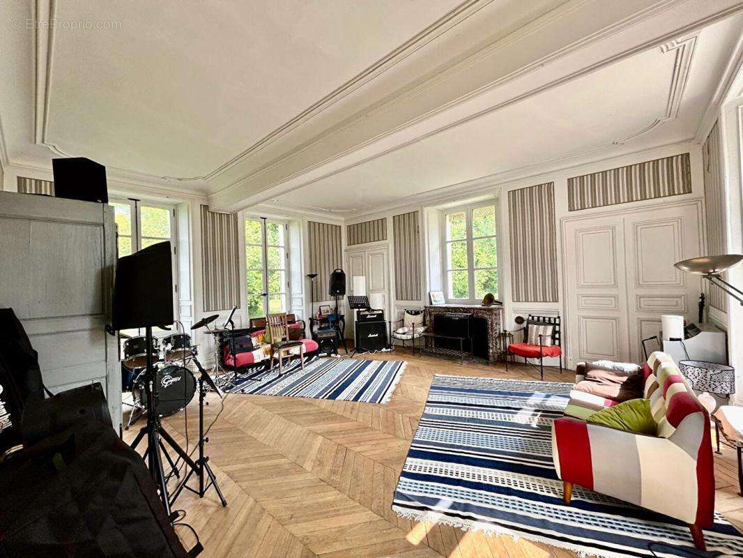 Maison à BAZOCHES-LES-BRAY