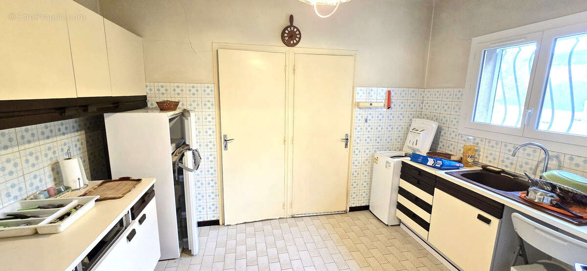 Villa de plain pied sur 880 m2 - photo 6