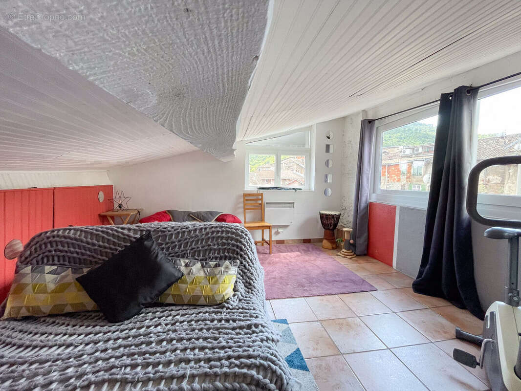 Appartement 79 m² à Sospel  - photo 8