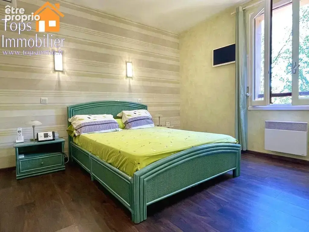 Maison plain pied 4 chambres avec piscine, double garage et parc arboré - photo 11