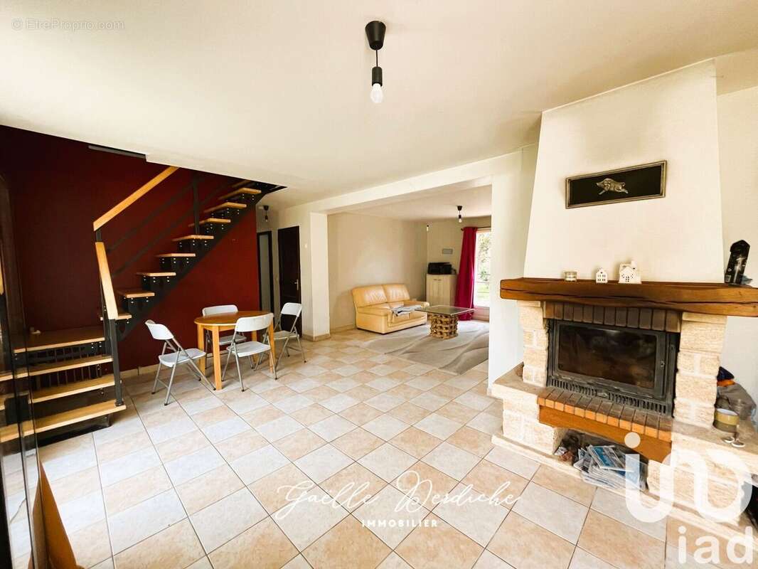 Photo 2 - Maison à CHEVANNES