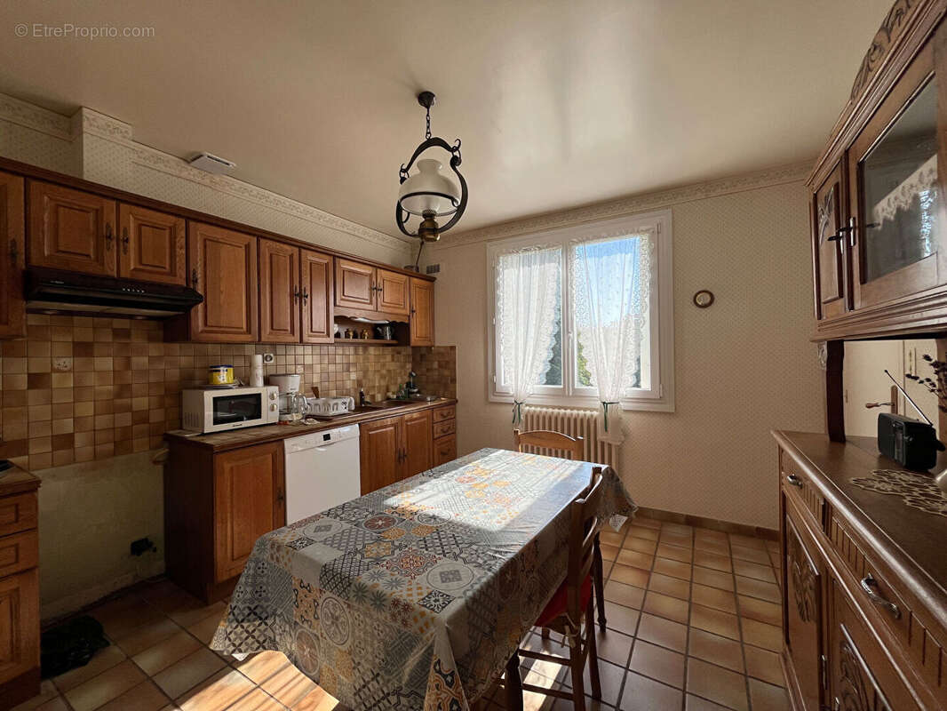 Maison à LA JONCHERE-SAINT-MAURICE