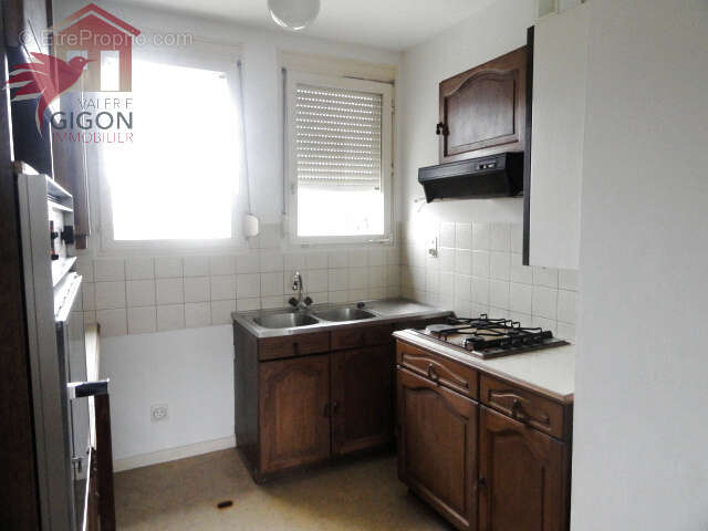BEL APPARTEMENT F4/5 donnant sur balcon avec vue panoramique - photo 3