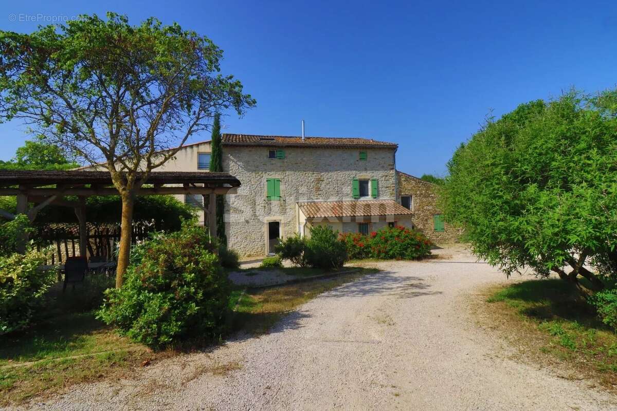 Maison à PONT-DE-BARRET