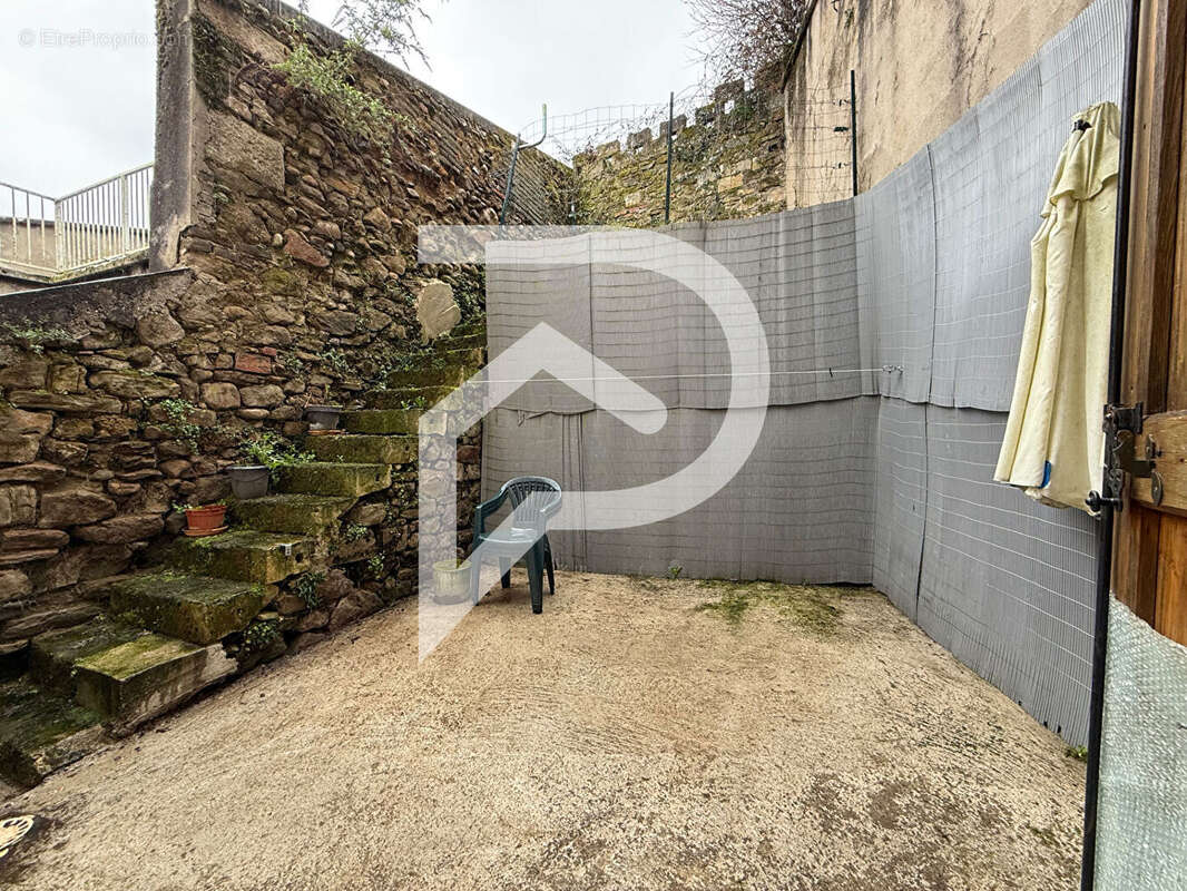 Maison à DECAZEVILLE