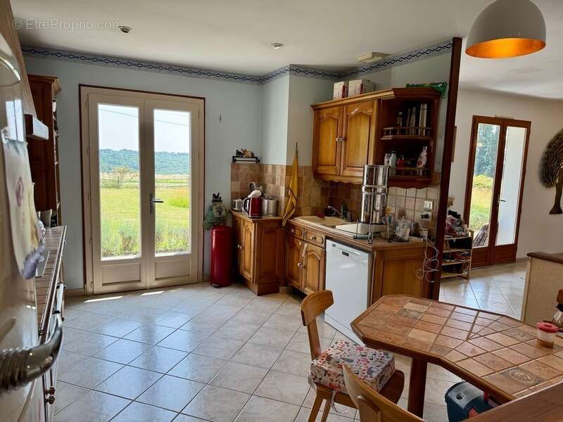 Charmante propriété de campagne avec piscine, dépendances et vue imprenable – Périgord Vert - photo 6