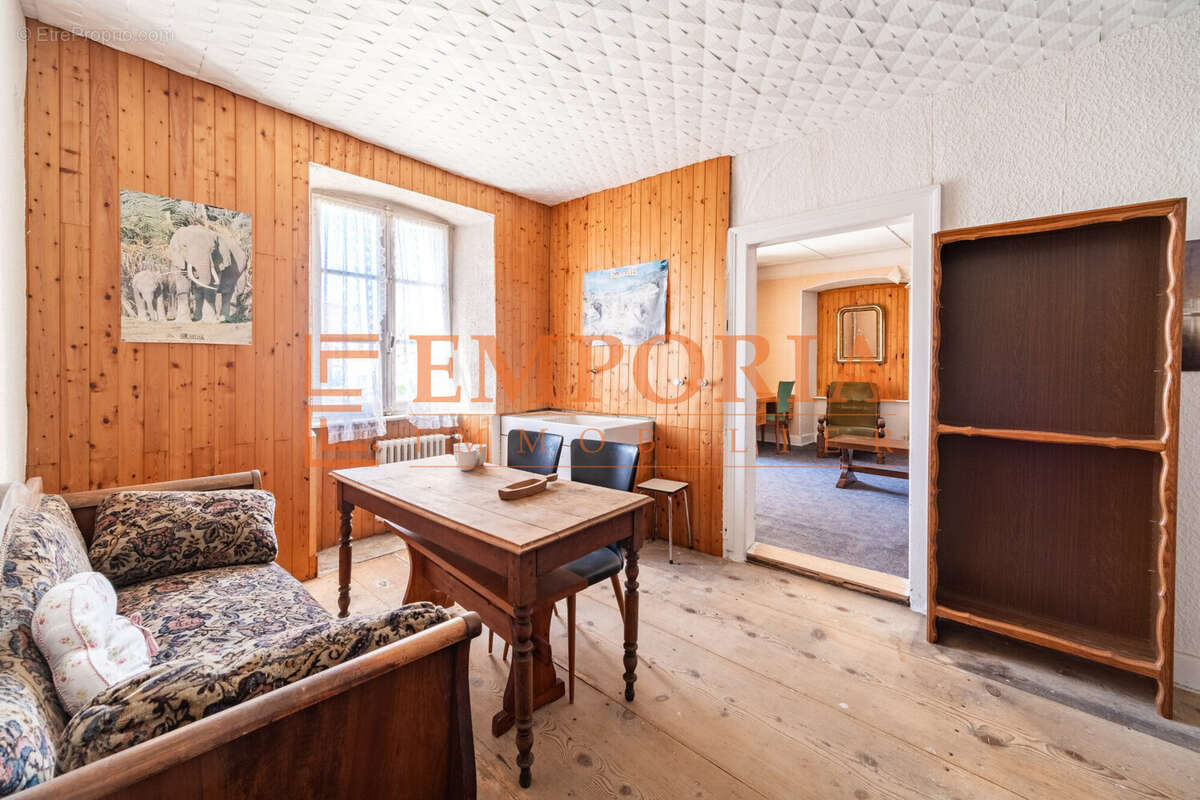 Maison 185 m² à Etupes  - photo 2