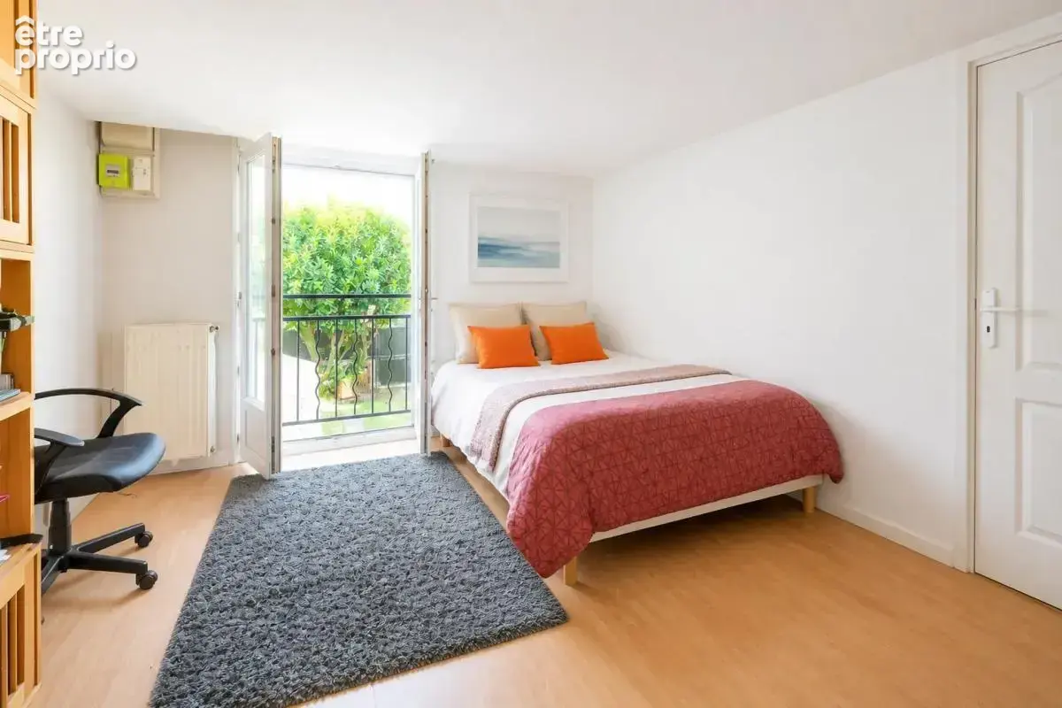 Maison familiale de 5 pièces de 161 m² à Suresnes - photo 6