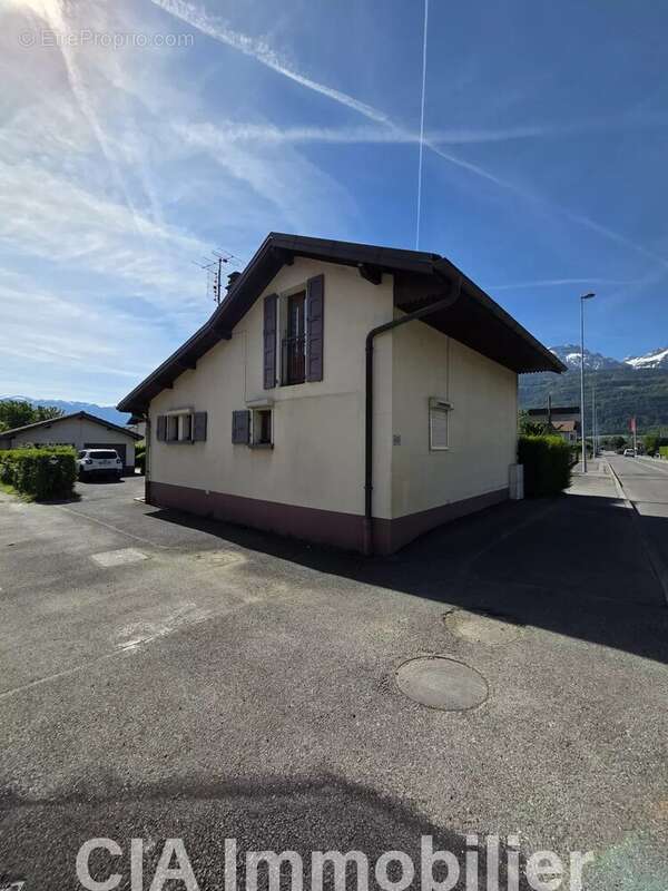 Maison à MARIGNIER