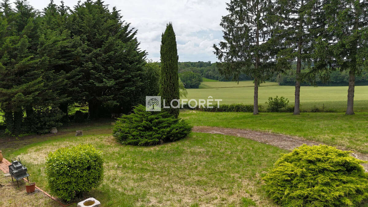 Villa à vendre de 292 m² nichée dans un parc arboré de 4800 m² entre Chalamont et Villars - photo 3