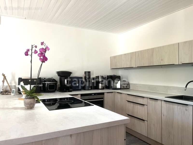 Propriété avec dépendances au coeur d’un jardin paysager– 230 m² habitables – À 10 min des plages des Sables-d'Olonne - photo 16