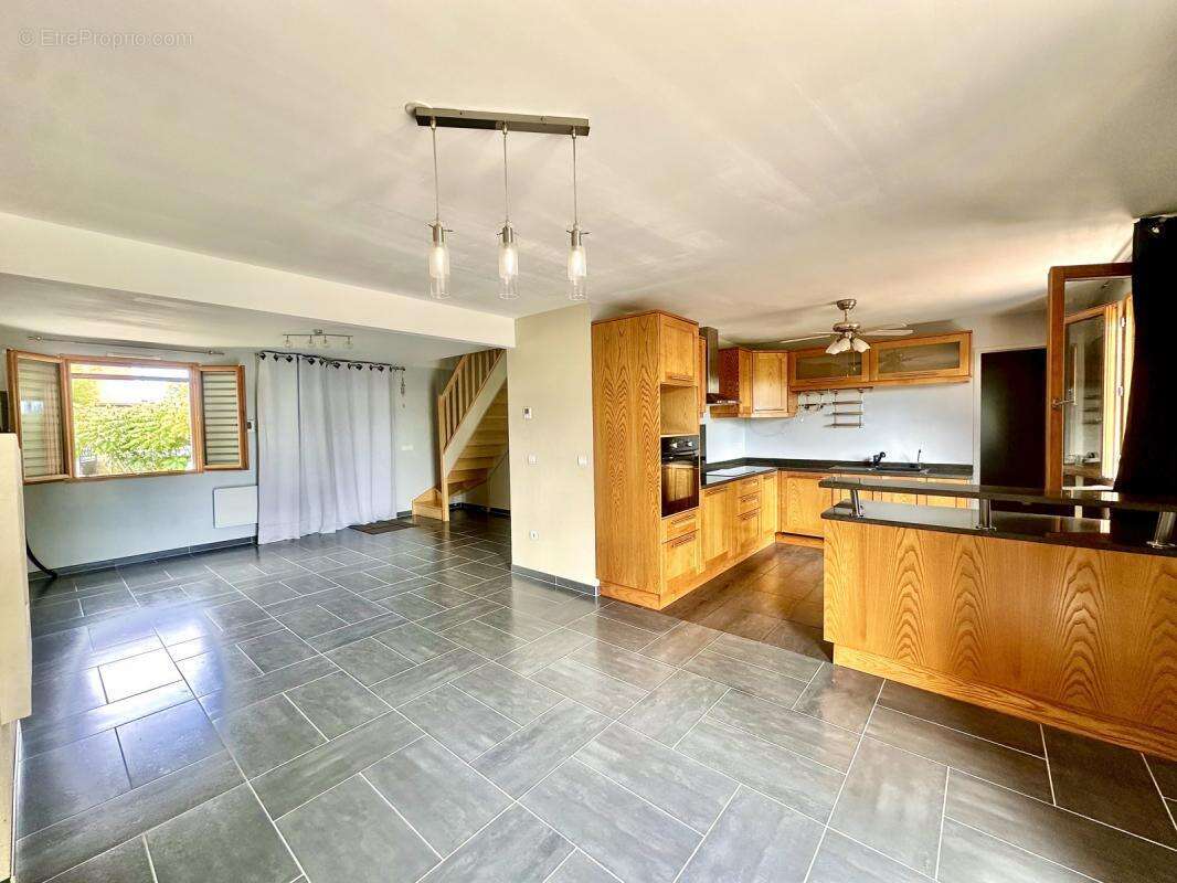 Maison à EGRISELLES-LE-BOCAGE