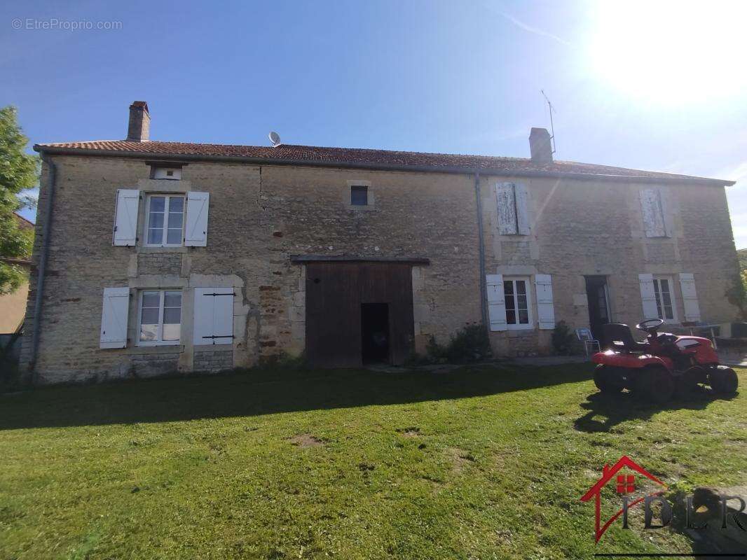 Maison à LONGEAU-PERCEY