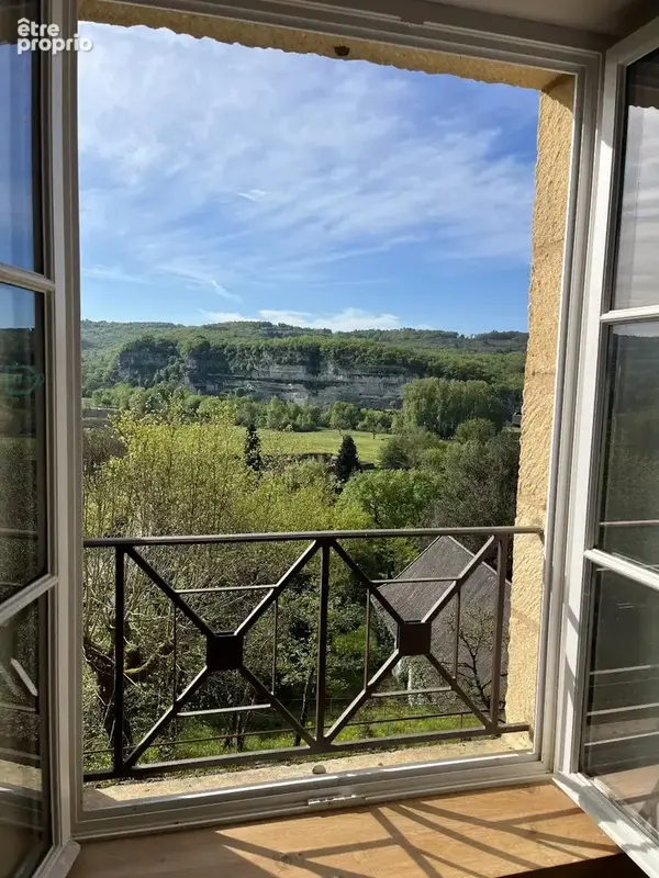 Maison à SAINT-LEON-SUR-VEZERE