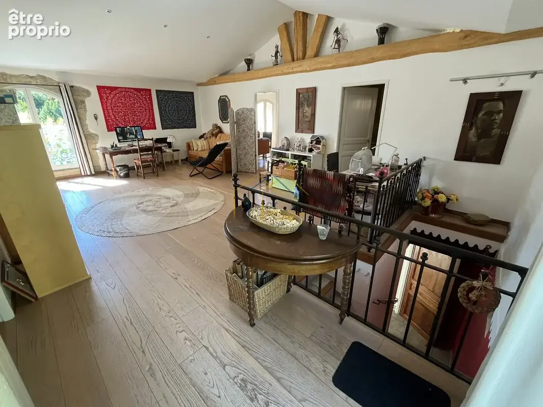 Maison de type vigneronne de 205m2 avec jardin et piscine - photo 11