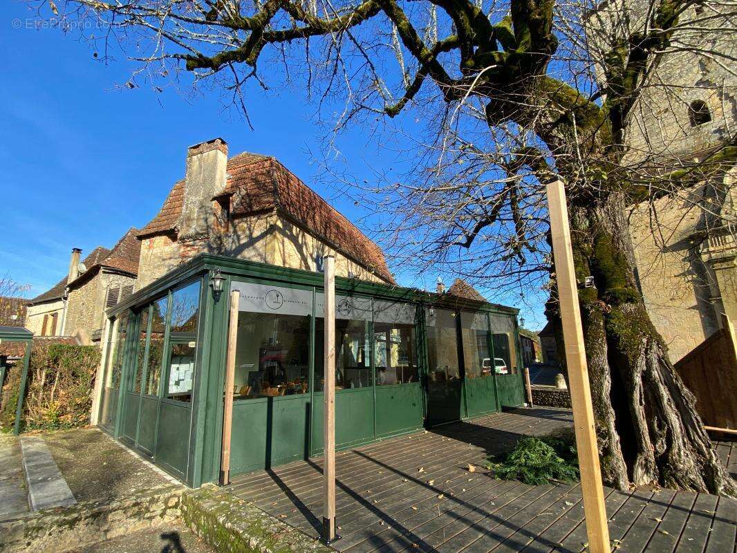 Commerce à TREMOLAT