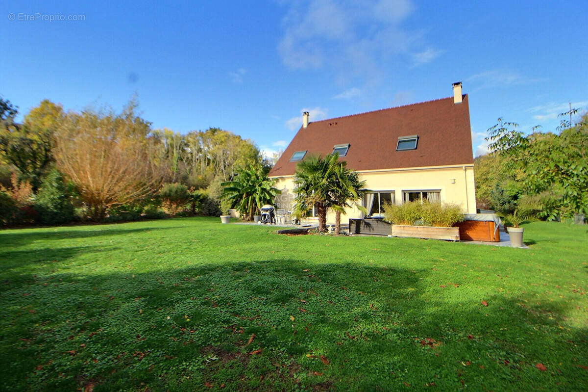 Maison à VAUX-SUR-SEINE