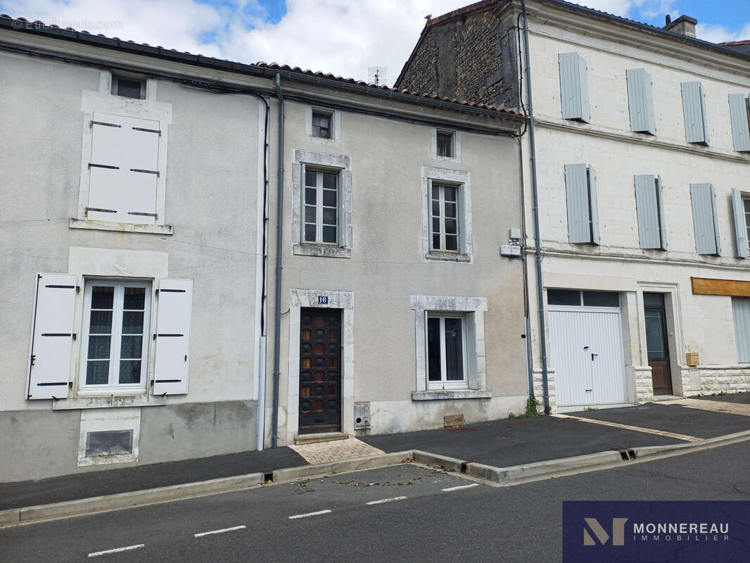 Maison de ville a renover - photo 8