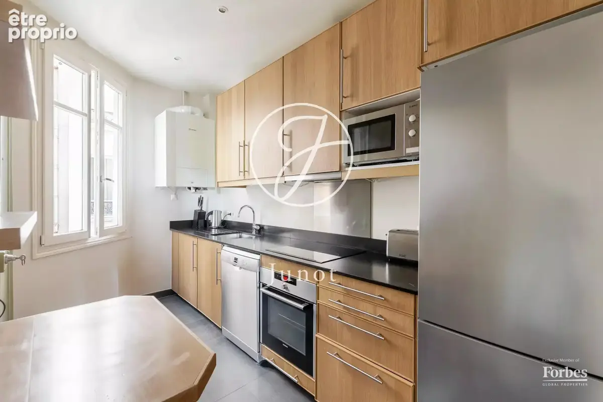 Paris 18e - AVENUE RACHEL - Appartement - 100,46m² Carrez - 2 chambres - Haussmannien - photo 16