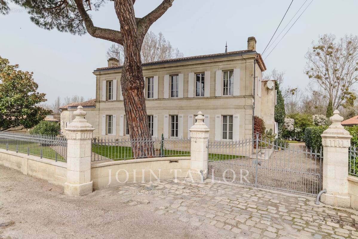 Maison à IZON
