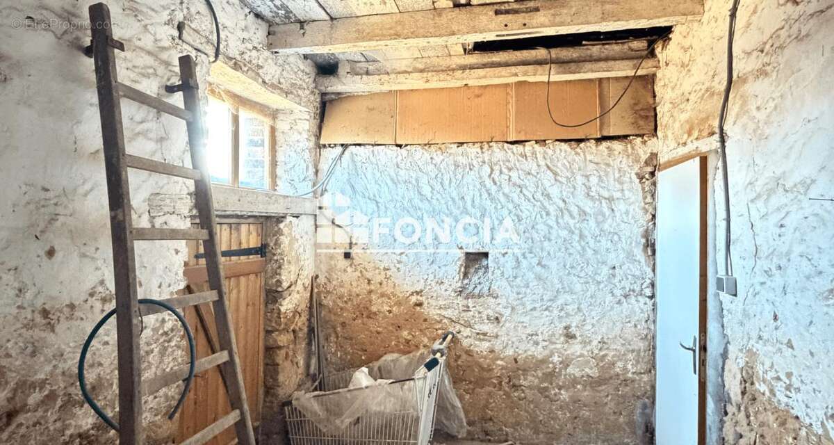 Maison à SAVIGNE-L'EVEQUE