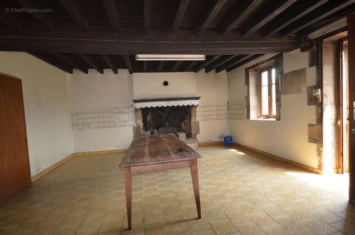 Maison à DOMEYROT