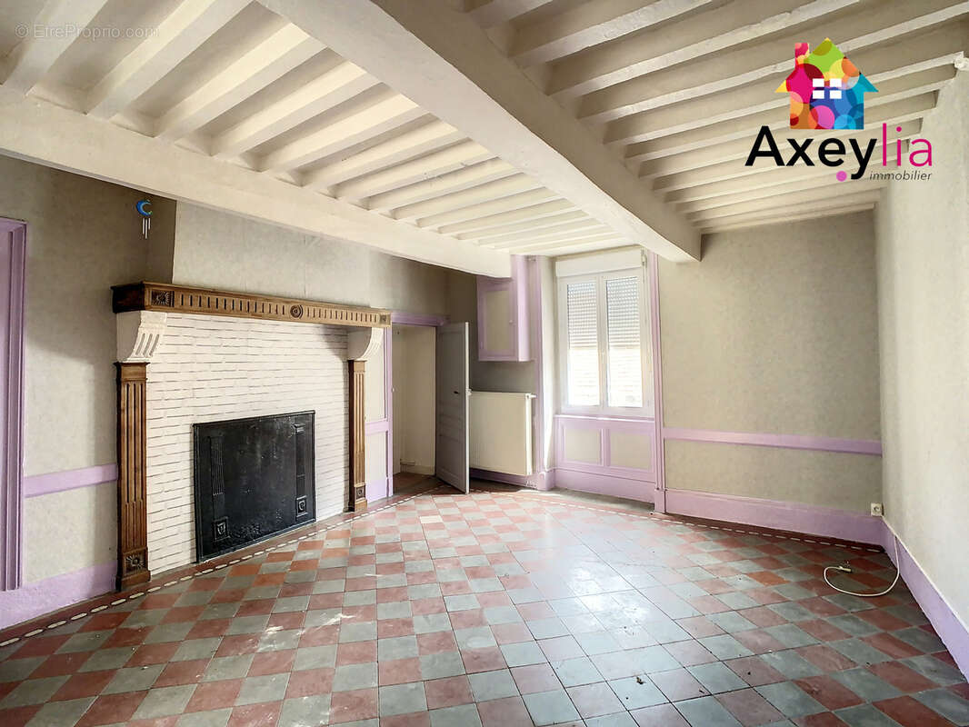 Appartement à RENAISON