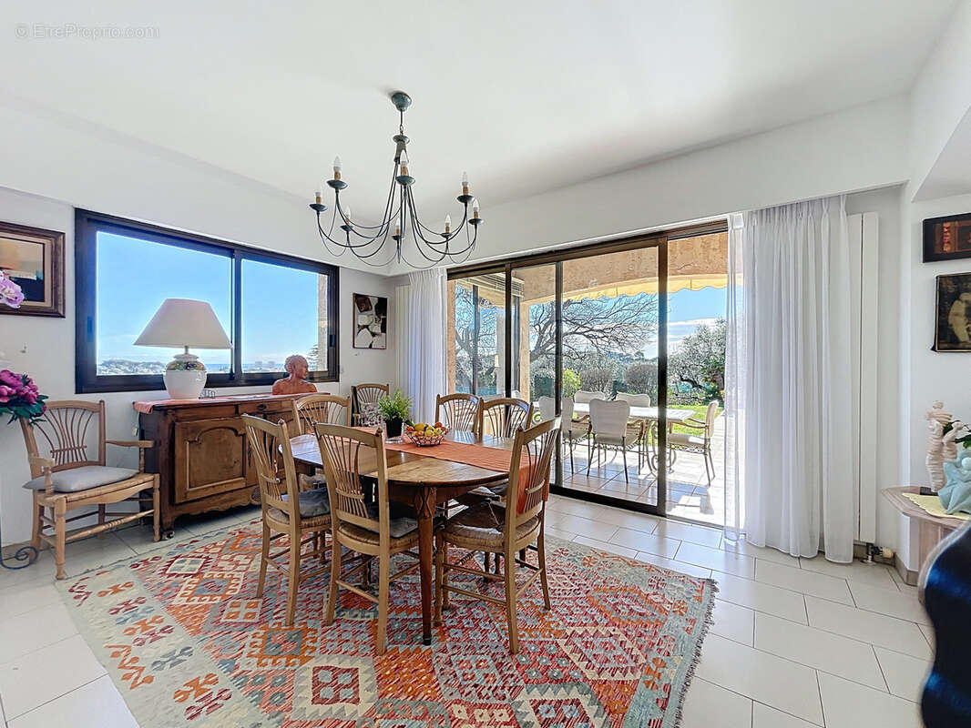 ANTIBES   Villa en position dominante, vue mer et calme absolu - photo 6