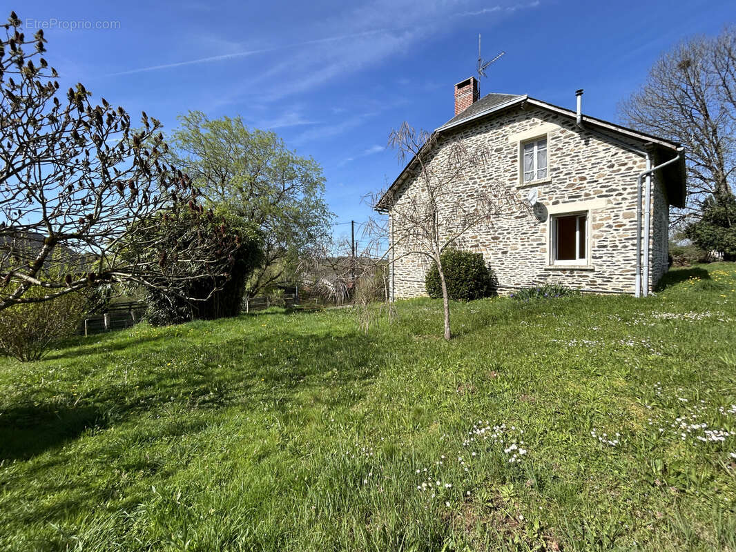 Maison à SAINT-JAL