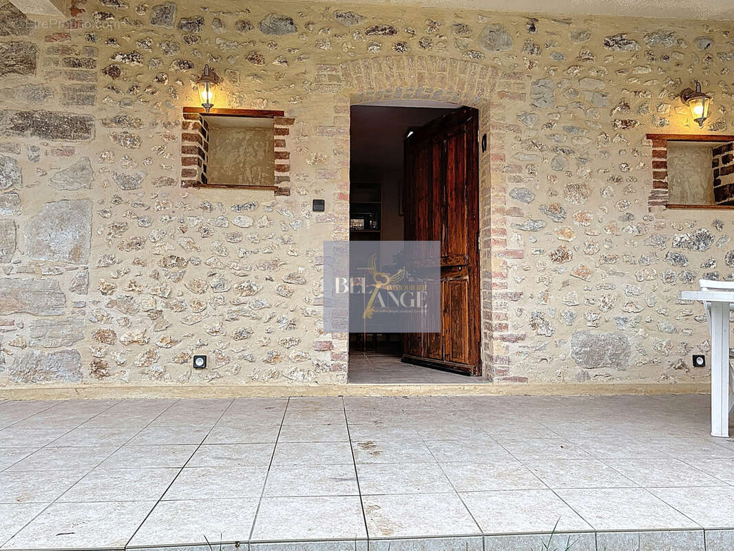 Maison à ALLEGRE-LES-FUMADES