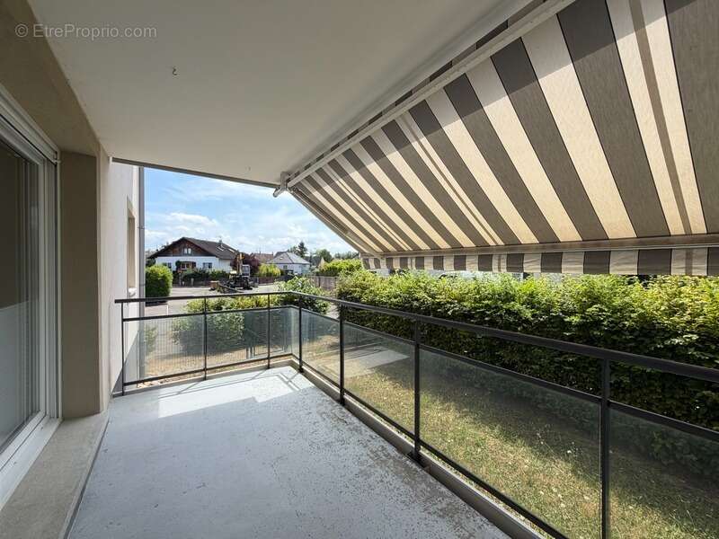 ROSENAU – Très bel appartement 2 pièces de 43 m² avec terrasse de 10 m², cave et 2 places de parking privatives – À proximité im - photo 2