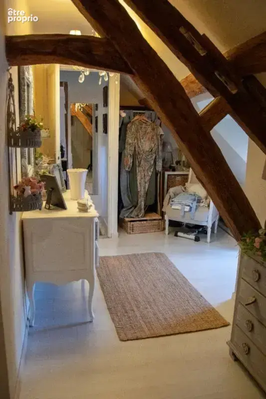 Située à Molineuf, cette longère pleine de charme - photo 16