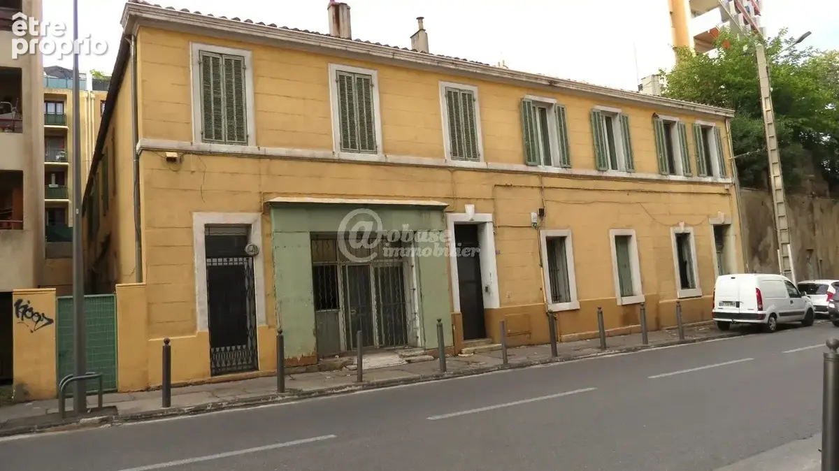 Immeuble St Just / Malpassé - photo 1