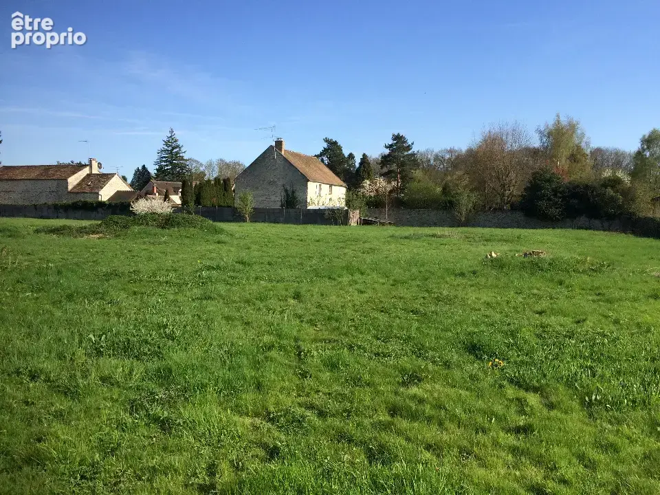 Terrain à LES MESNULS
