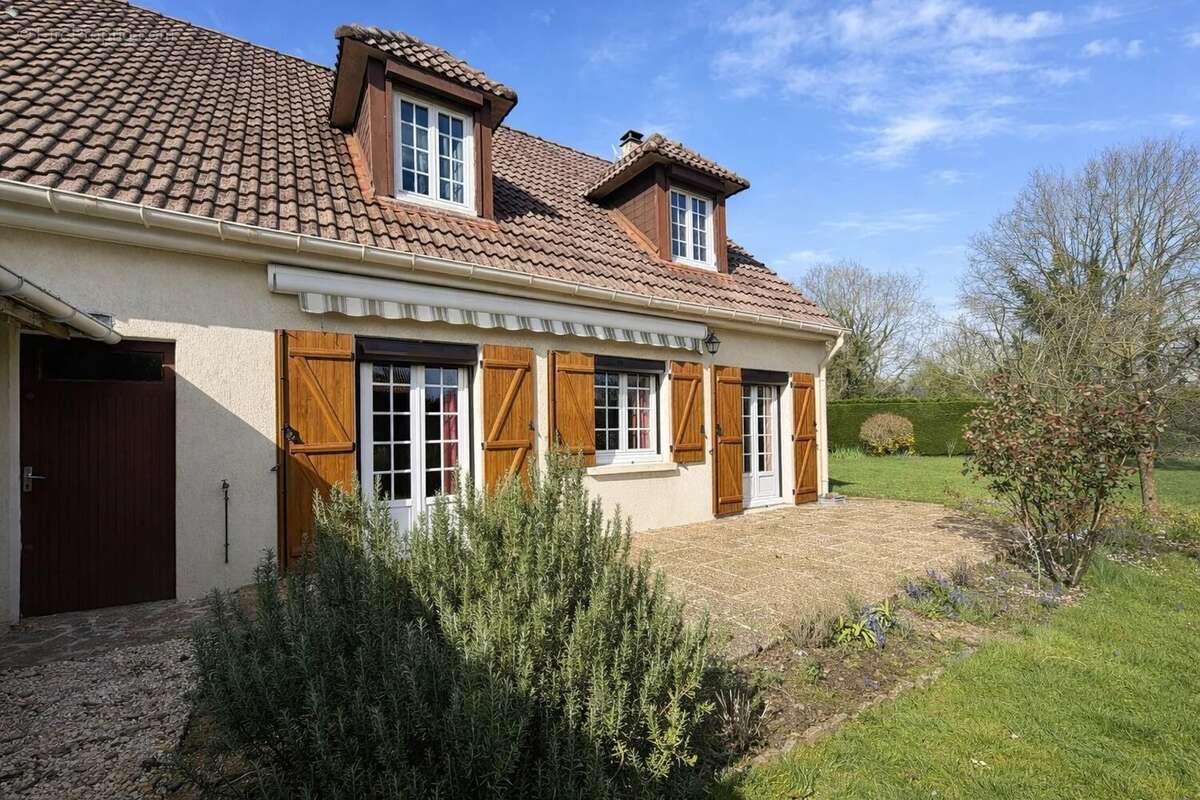 Maison à FONTENAY-TRESIGNY