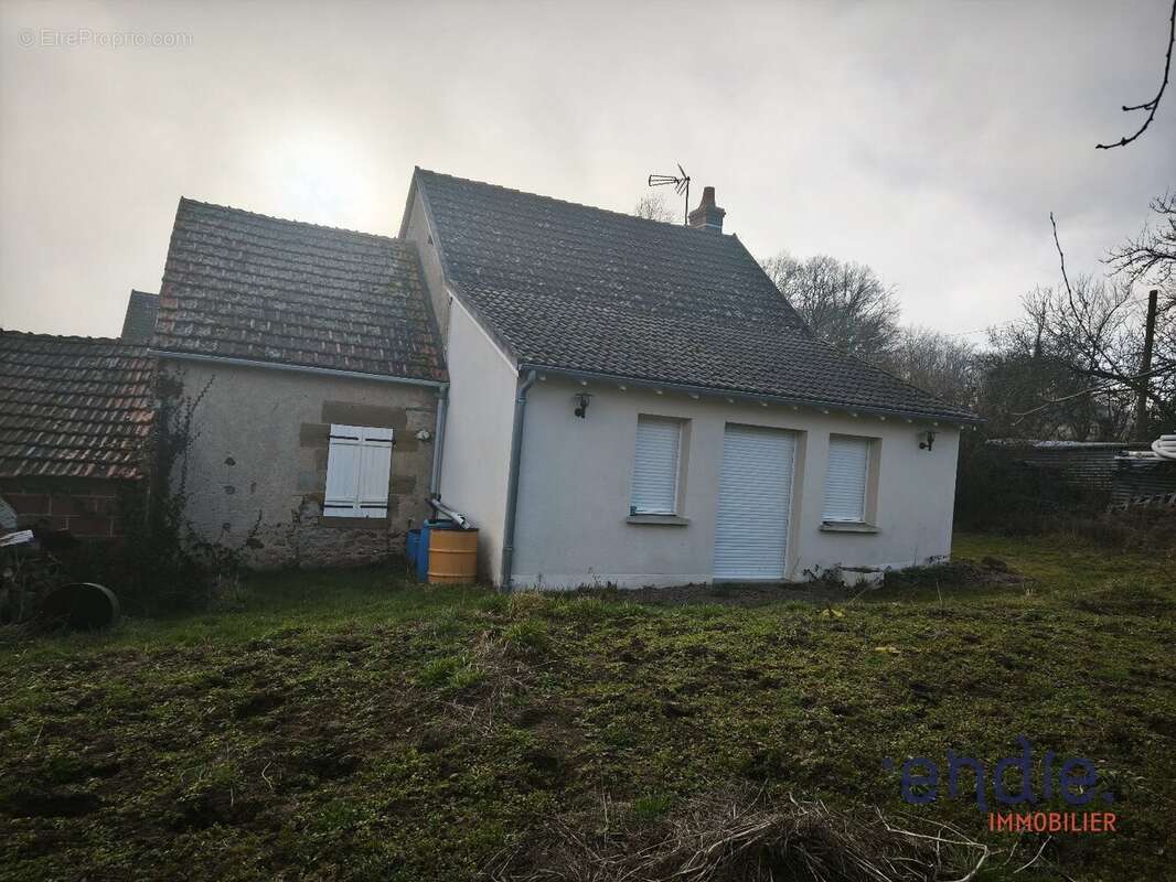Maison à THENEUILLE