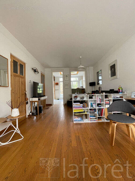 BELLE MAISON située AU COEUR DU SART à Villeneuve d'Ascq , 4 pièces 80 m2 + Jardin - photo 2