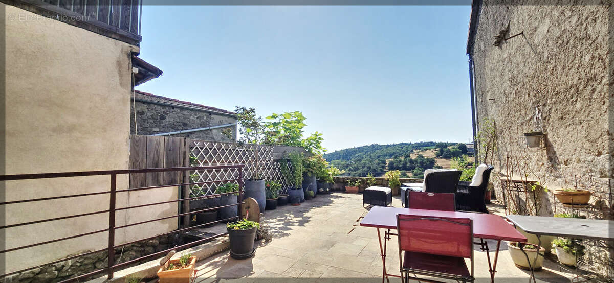 Maison de village rénovée avec terrasse   Chalencon - photo 4