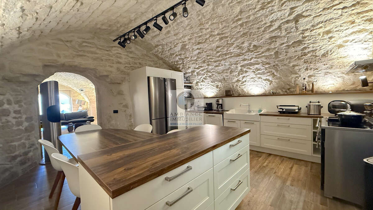 Maison à ETOILE-SUR-RHONE