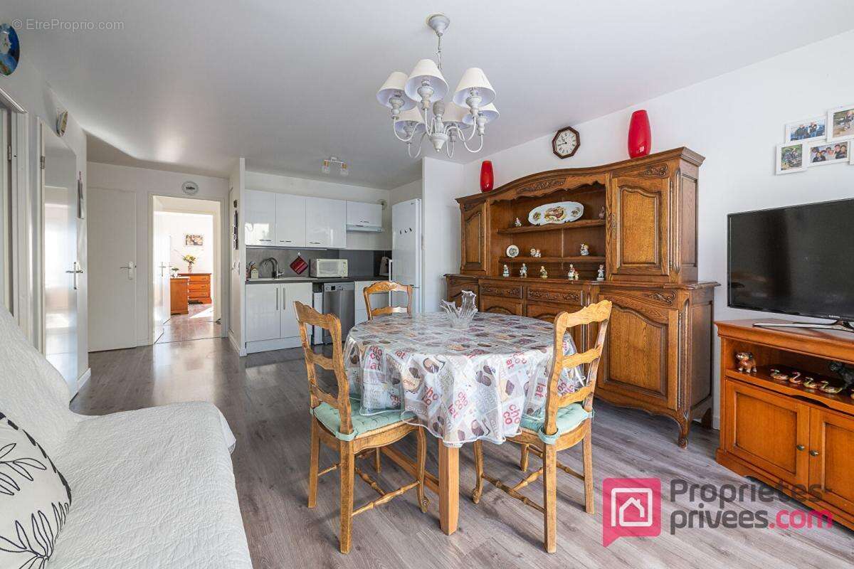 Appartement à BRIE-COMTE-ROBERT